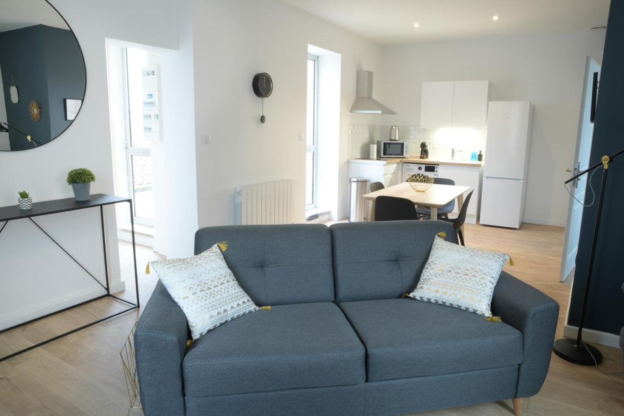 T2 De 55M2 Avec Toit Terrasse, Hyper Centre, Wifi, Draps, Savons Et Serviettes Fournis Cognac Bilik gambar