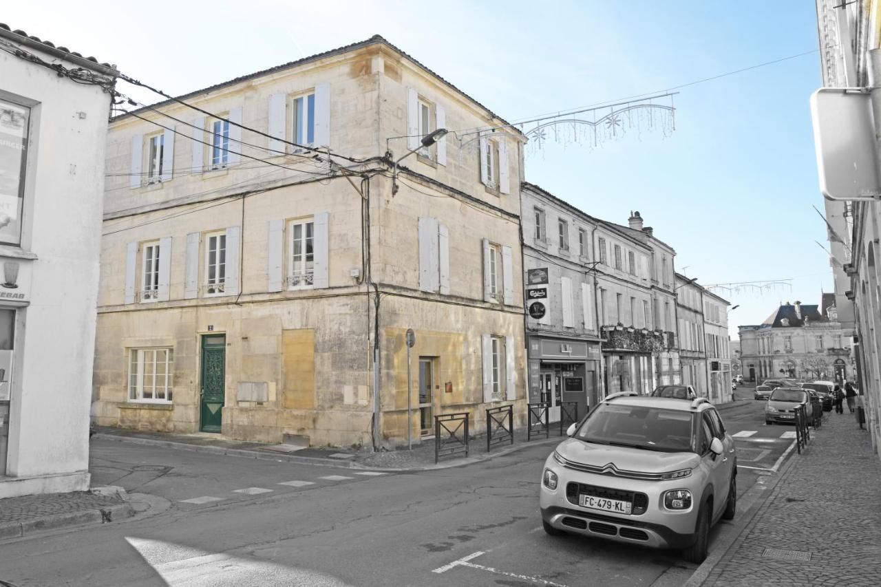 T2 De 55M2 Avec Toit Terrasse, Hyper Centre, Wifi, Draps, Savons Et Serviettes Fournis Cognac Bilik gambar