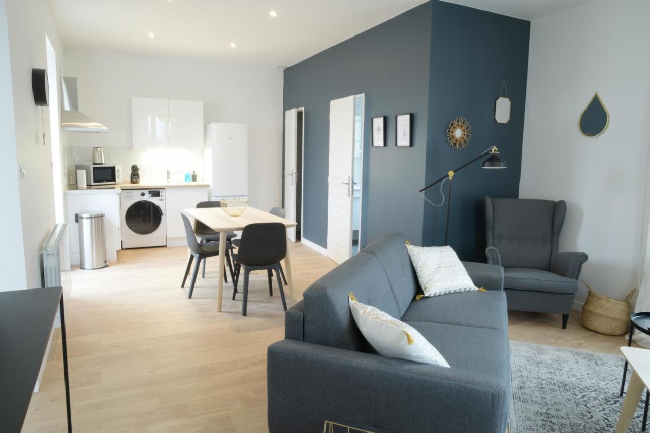 T2 De 55M2 Avec Toit Terrasse, Hyper Centre, Wifi, Draps, Savons Et Serviettes Fournis Cognac Luaran gambar